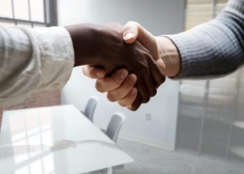 Quase 90 vagas de emprego estão disponíveis com o Sine Acre; entenda os requisitos