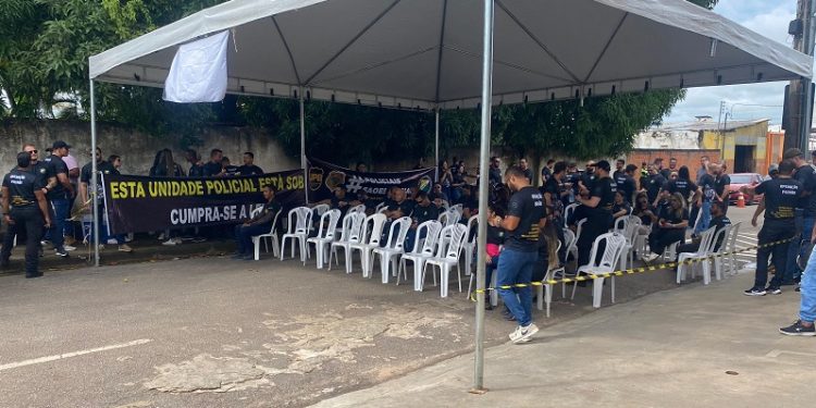Em Rio Branco, policiais civis realizam protesto em busca de melhores condições de trabalho