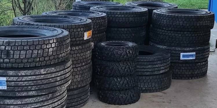 Com prejuizo de quase R$ 500 mil, polícia do Acre intercepta carga contrabando em caminhão