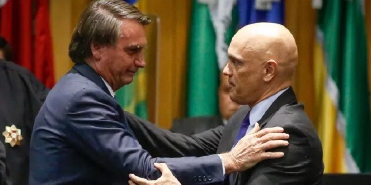 Bolsonaro discutiu minuta de golpe que previa prender Alexandre de Moraes, aponta PF