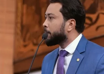 Jarude afirma que servidores do Governo já gastaram R$ 150 mil com diárias em Dubai: “Indo fazer farra”