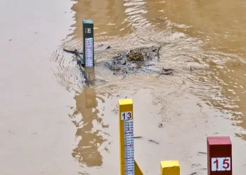 Rio Acre se aproxima da cota de alerta com 13,18m; nove famílias estão desabrigadas em RB