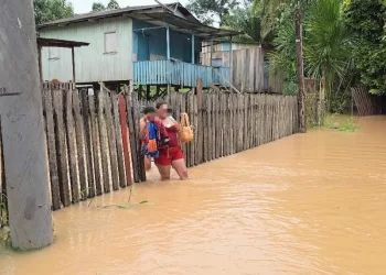 Mais de 400 pessoas estão desalojadas em Rio Branco devido a enchente