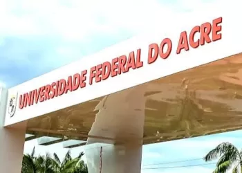 Ufac lança edital para concessão de auxílio emergencial para alunos atingidos pelas enchentes