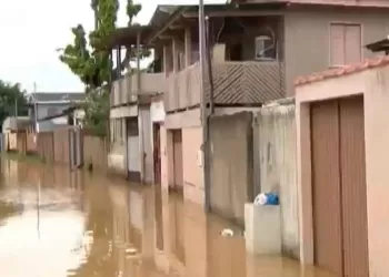 Em nova medição, Rio Acre registra 16,25m na capital; cerca de 700 famílias estão desabrigadas