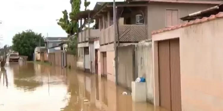 Em nova medição, Rio Acre registra 16,25m na capital; cerca de 700 famílias estão desabrigadas
