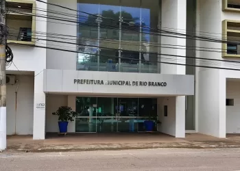 Concurso da Prefeitura de Rio Branco é oficializado e tem edital publicado; salários de até R$ 12 mil