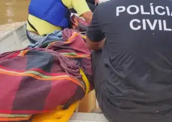 Polícia resgata corpo vitimado por queda de árvore em área de difícil acesso, no Acre