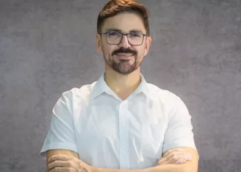 Quatro meses após ser exonerado da Casa Civil de RB, Artur Liborino é nomeado no gabinete da vice-governadora