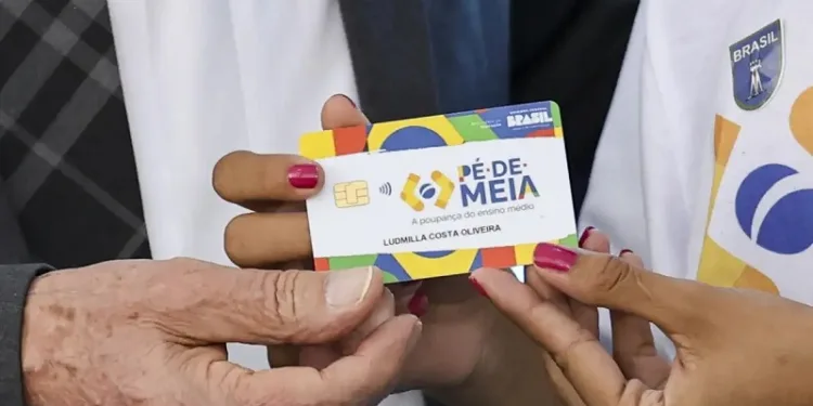 Começa nesta terça-feira o pagamento de R$ 200 da primeira parcela do Pé-de-Meia