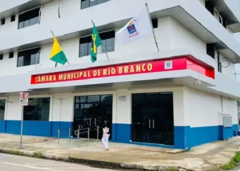 Presidente da Câmara de RB autoriza 14 viagens para capacitação fora do Acre; cerca de R$ 115 mil em gastos