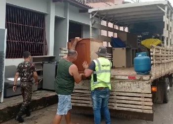 Em Rio Branco, cerca de 70 famílias já retornaram às residências; Defesa Civil não recomenda