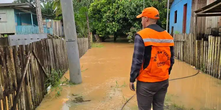 Nível do Rio Acre deve ultrapassar cota de 2023; 18 metros é uma grande possibilidade, diz Defesa Civil