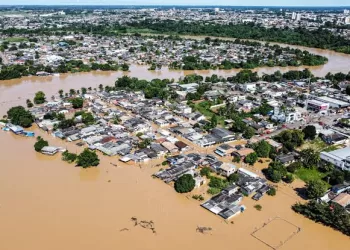 Após quase 18 metros, Rio Acre apresenta sinais de vazante com 17,76