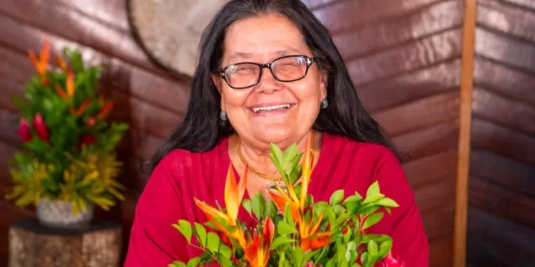 Mulher, cantora, compositora, professora, parteira: conheça a acreana que realizou mais de 300 partos