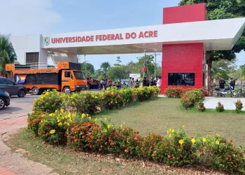 Uma nova assembleia deve ser marcada em maio para debater sobre a greve, diz presidenta da Adufac