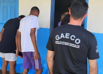 “Continuarão no quadro do Atlético-Ac”, diz assessor jurídico do clube após apreensão de celulares dos jogadores