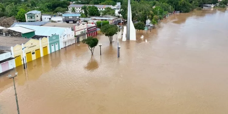 Rio Acre ultrapassa 17,50 metros em RB; Defesa Civil prevê chuva durante todo final de semana