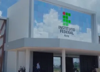 Mais de 800 estudantes do Ifac vão receber o  “Pé-de-Meia”; confira o cronograma de pagamentos