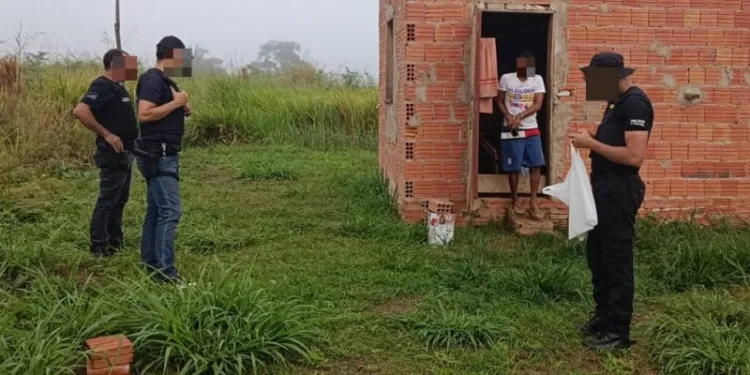 Homem suspeito de perseguir crianças e exibir pornografia é preso no interior do Acre