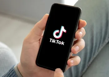 Joe Biden sanciona lei que pode proibir TikTok nos Estados Unidos; entenda