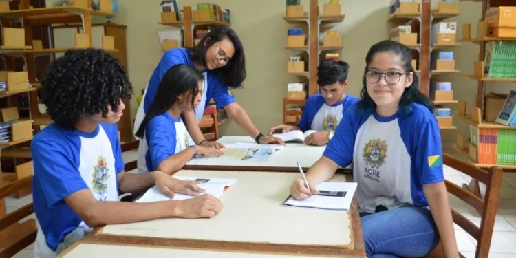 Secretaria de Educação do Acre abre processo seletivo para alfabetizadores voluntários