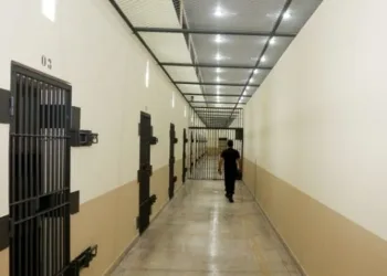 Quatro policiais penais serão investigados por 120 dias por suposta facilitação da rebelião em presídio no AC