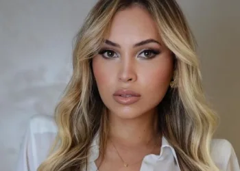 Conheça Anahí Rodrighero, primeira mulher trans e acreana a participar do reality A Grande Conquista