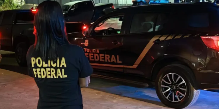 Operação que investiga crimes financeiros cumpre três mandados de busca e apreensão em Epitaciolândia