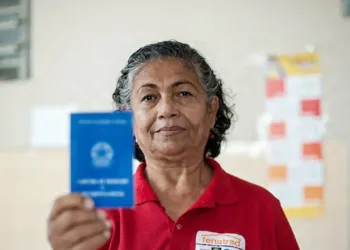 Informalidade de empregadas domésticas aumentou após pandemia