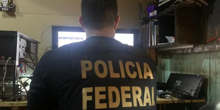 Homem é preso em flagrante por armazenamento de conteúdo pornográfico infantojuvenil em Rio Branco