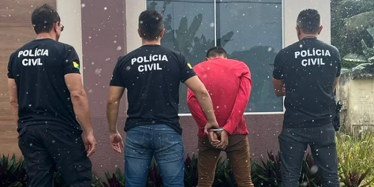 Homem descumpre medida protetiva, invade casa da ex-mulher e agride filha dela no Acre