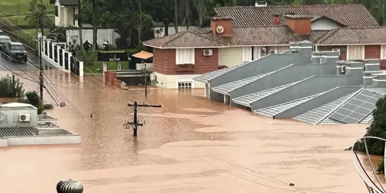Sobe para 83 número de mortes no Rio Grande do Sul pelas fortes chuvas