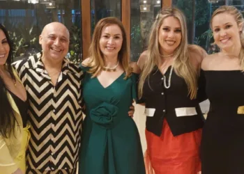 FESTA SURPRESA PARA A DEPUTADA FEDERAL, SOCORRO NERI, PELO SEU ANIVERSÁRIO, ASSINALADO NESSE DOMINGO (19)