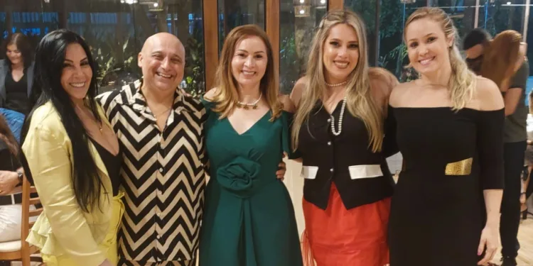 FESTA SURPRESA PARA A DEPUTADA FEDERAL, SOCORRO NERI, PELO SEU ANIVERSÁRIO, ASSINALADO NESSE DOMINGO (19)