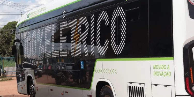 “No futuro pode reduzir o valor das passagens”, diz Bocalom sobre aquisição dos ônibus elétricos