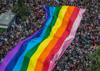 Dia do Orgulho LGBTQIA+: Brasil tem longa história de luta por direitos