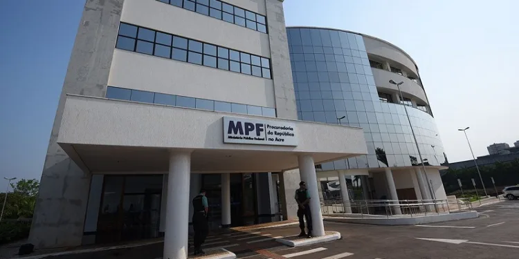 MPF envia ofício à Câmara de Rio Branco sobre PL que proíbe presença de crianças em eventos LGBTQIA+