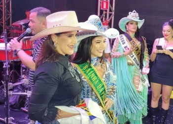 Festival da Macaxeira: Hillary Katrine vence competição e é coroada Rainha da Produção