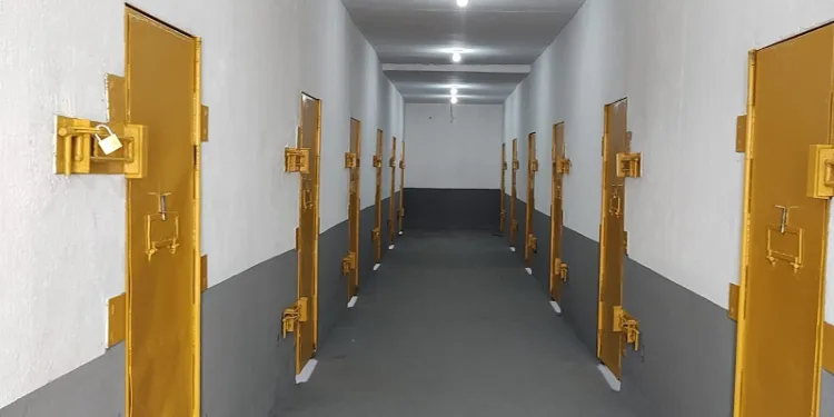 Policiais teriam recebido dinheiro para facilitar fuga de presos durante rebelião em presídio de RB