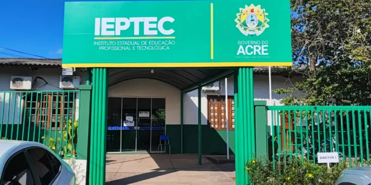 Ieptec oferta 50 vagas em cursos profissionalizantes para mulheres no Acre