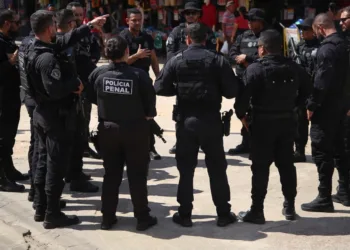 Polícia realiza operação no centro de RB na busca de detentos que romperam tornozeleira