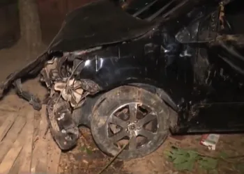 Homem morre após colidir carro contra muro de casa em estrada próximo a Rio Branco