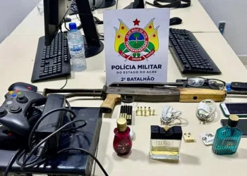 Trio suspeito de realizar roubo à residência em Rio Branco é preso durante perseguição