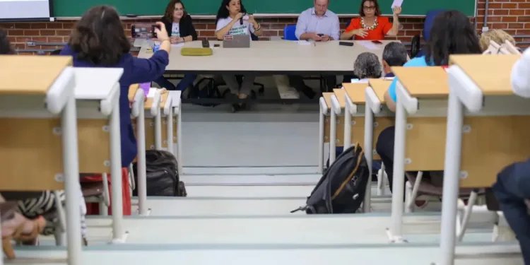 Assinatura do acordo para fim da greve das instituições federais é adiado para esta quinta-feira