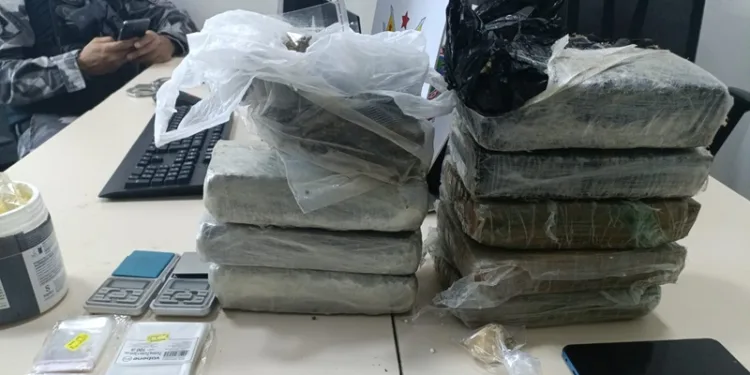 Quase 10 kg de drogas são apreendidas pela PMAC durante patrulha em Rio Branco