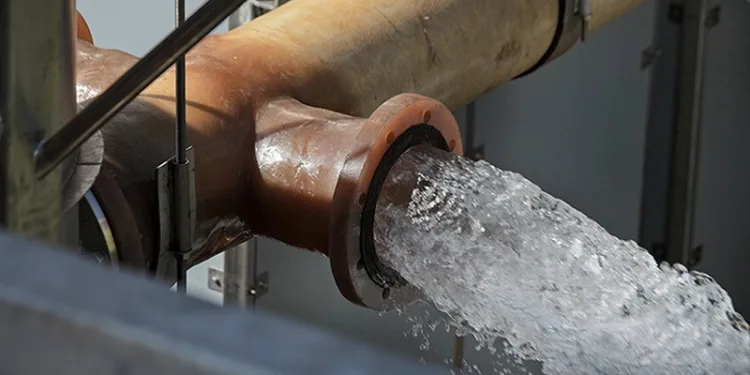 Lei garante tarifa social de água e esgoto para pessoas de baixa renda