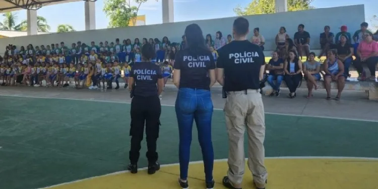 Em Cruzeiro do Sul, Polícia Civil participa de palestra sobre bullying, injúria racial e racismo