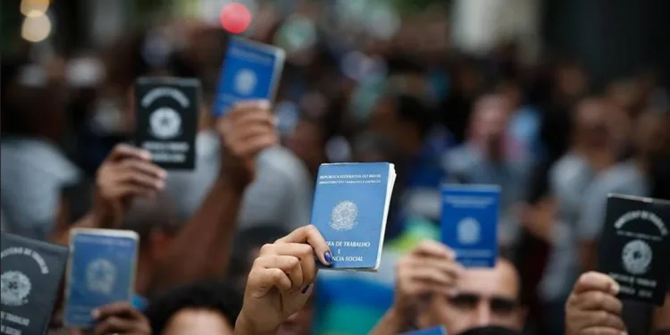 Sine Acre oferece 887 oportunidades de emprego nesta segunda-feira; confira vagas disponíveis