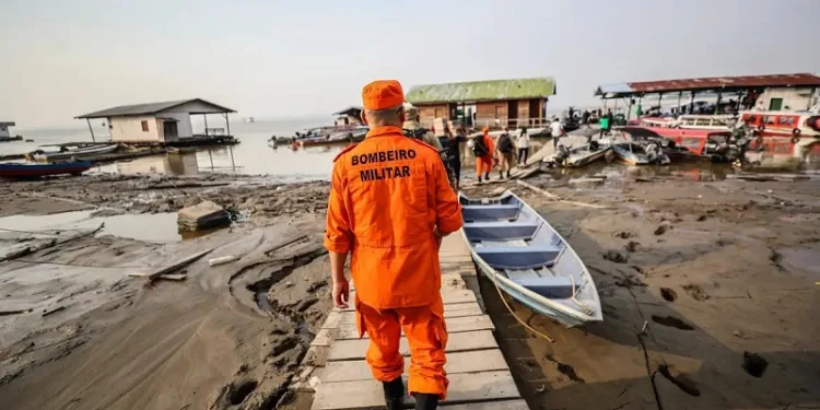 Corpo de Bombeiros encerra buscas por vítimas em Manacapuru